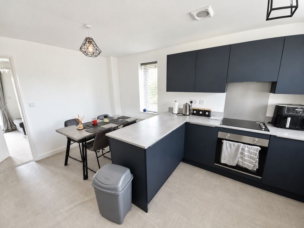 Property photo 3 of 10 Dining Kitchen