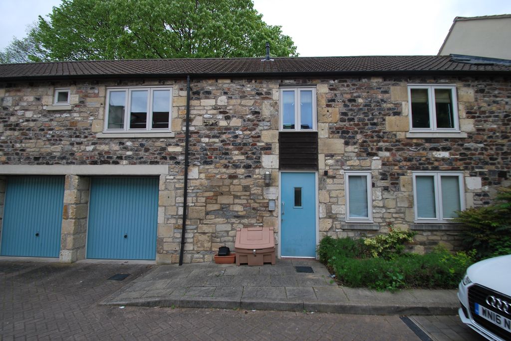 Property photo 1 of 4 Front