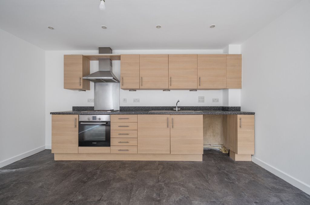 Property photo 2 of 8 1516078-13-6A9A83...