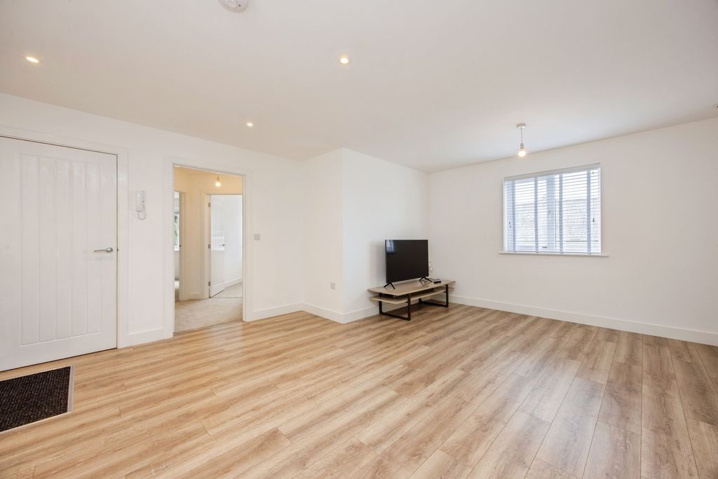Property photo 2 of 17 Photo