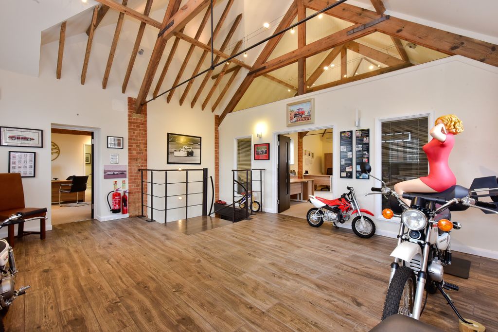 Property photo 1 of 6