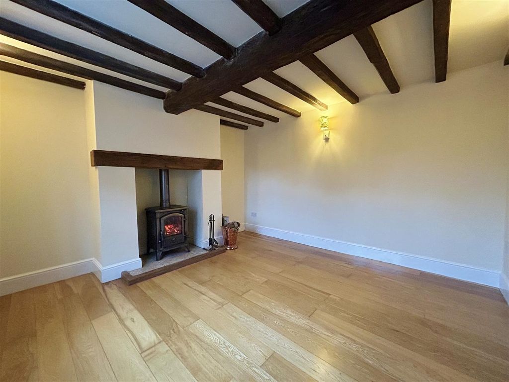 Property photo 3 of 15 Lounge