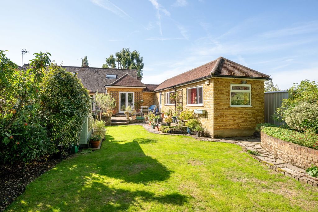 Property photo 1 of 27
