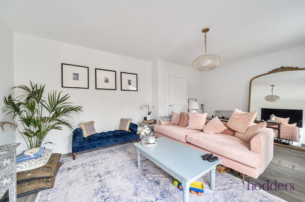 Property photo 2 of 20 Fef0616d-d070-4B5...