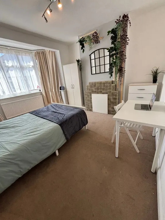 Property photo 3 of 12