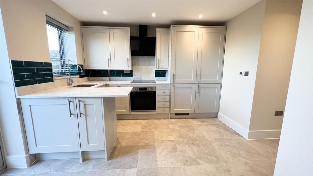 Property photo 2 of 6 5 Field View Kitchen.Jpg