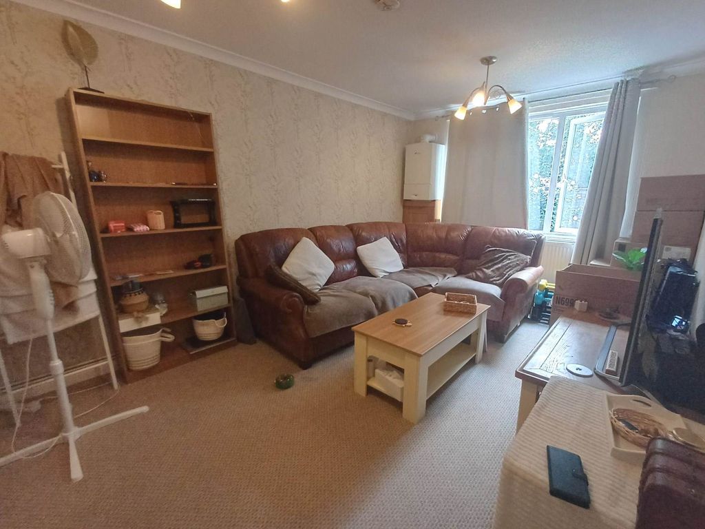 Property photo 3 of 8