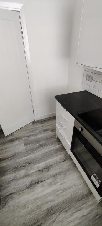 Property photo 3 of 10 Photo 2