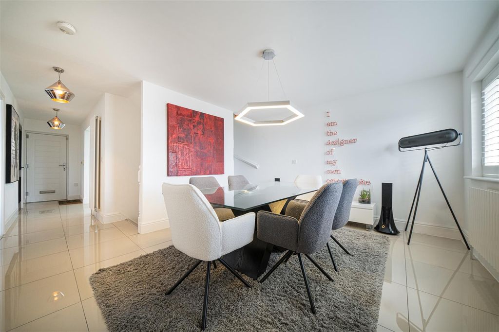 Property photo 3 of 29 18.Jpg