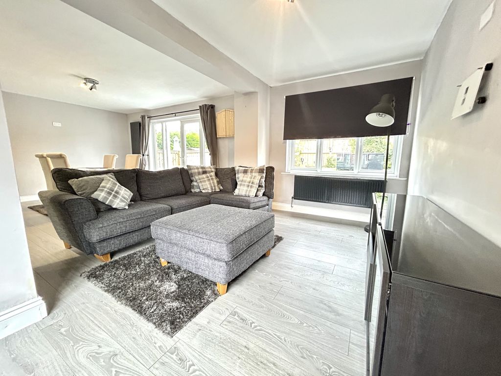 Property photo 3 of 15 Img_5464