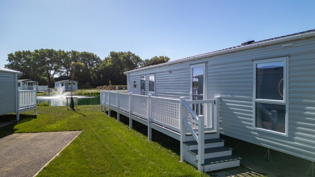Property photo 2 of 10 Wm32 2026 Willerby Buxton 40x12 2B Small 7