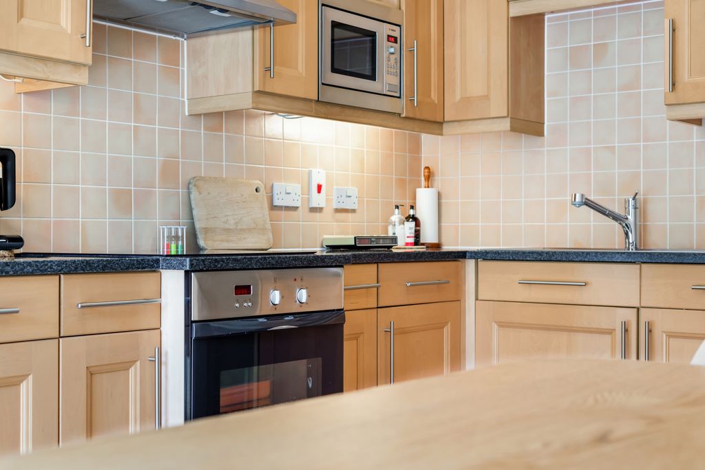 Property photo 2 of 33