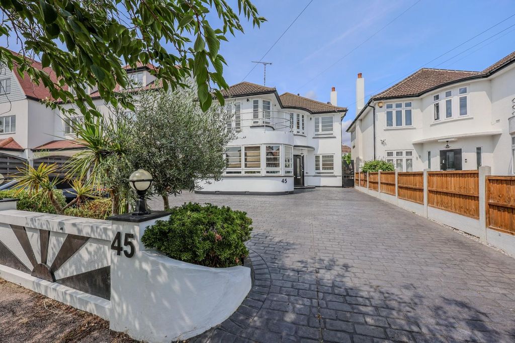 Property photo 1 of 40