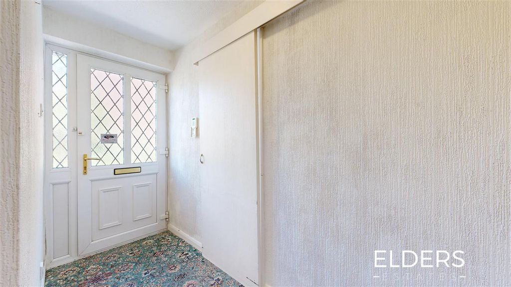 Property photo 2 of 15 Entrance Hall