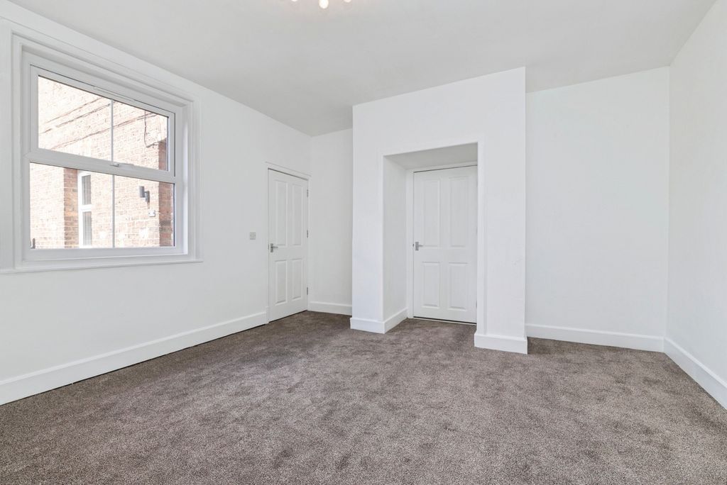 Property photo 3 of 19 Pbox-Img.Jpg