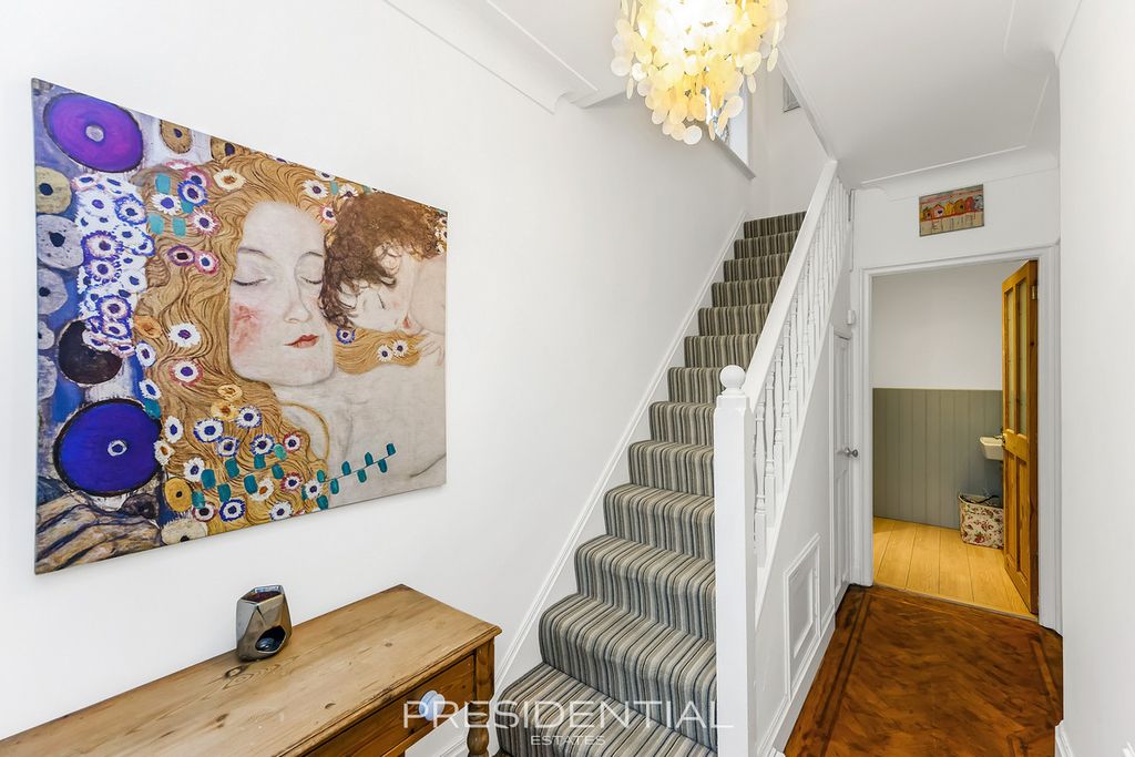 Property photo 2 of 30