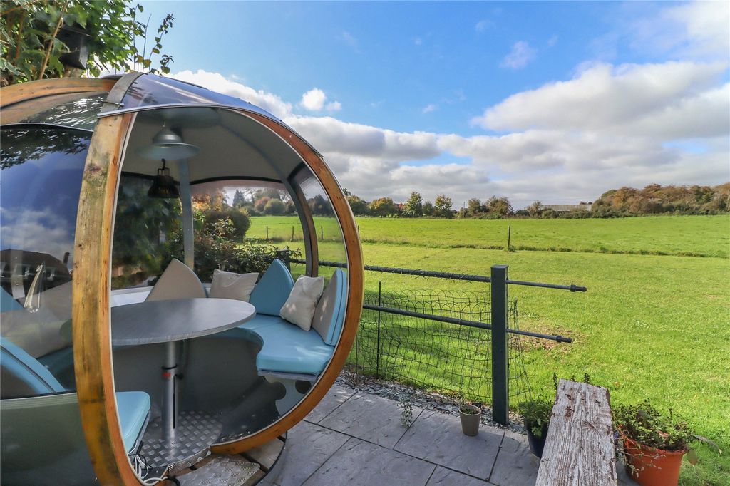 Property photo 3 of 25 Picture No. 33