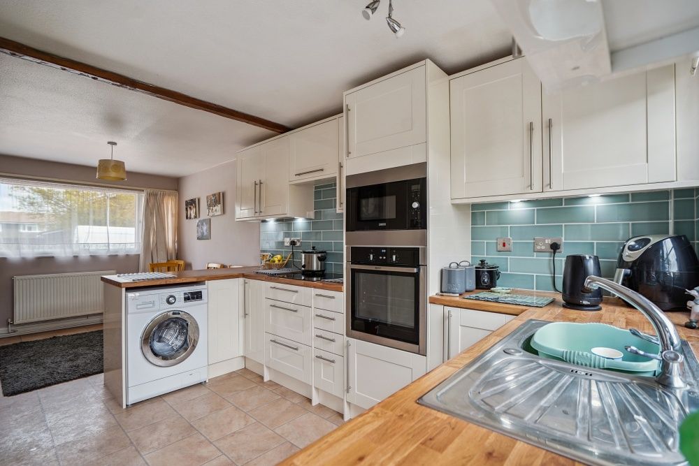 Property photo 2 of 21