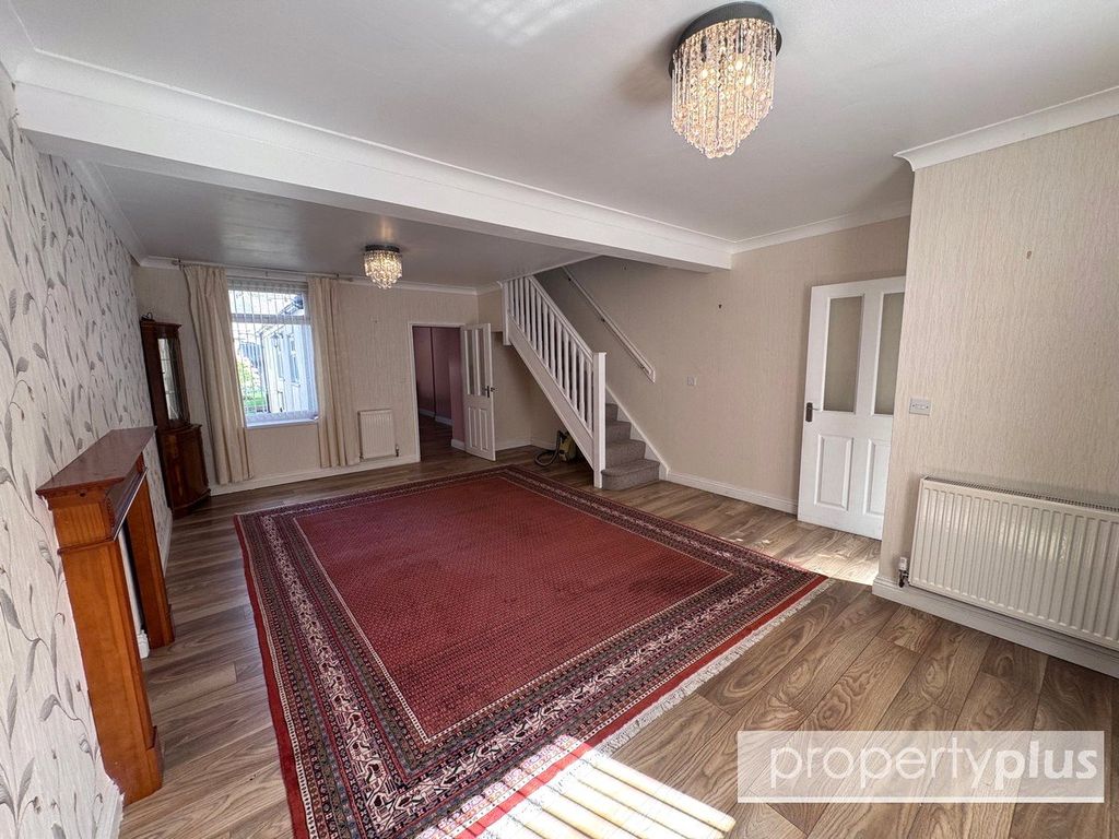 Property photo 2 of 12 Picture No. 15