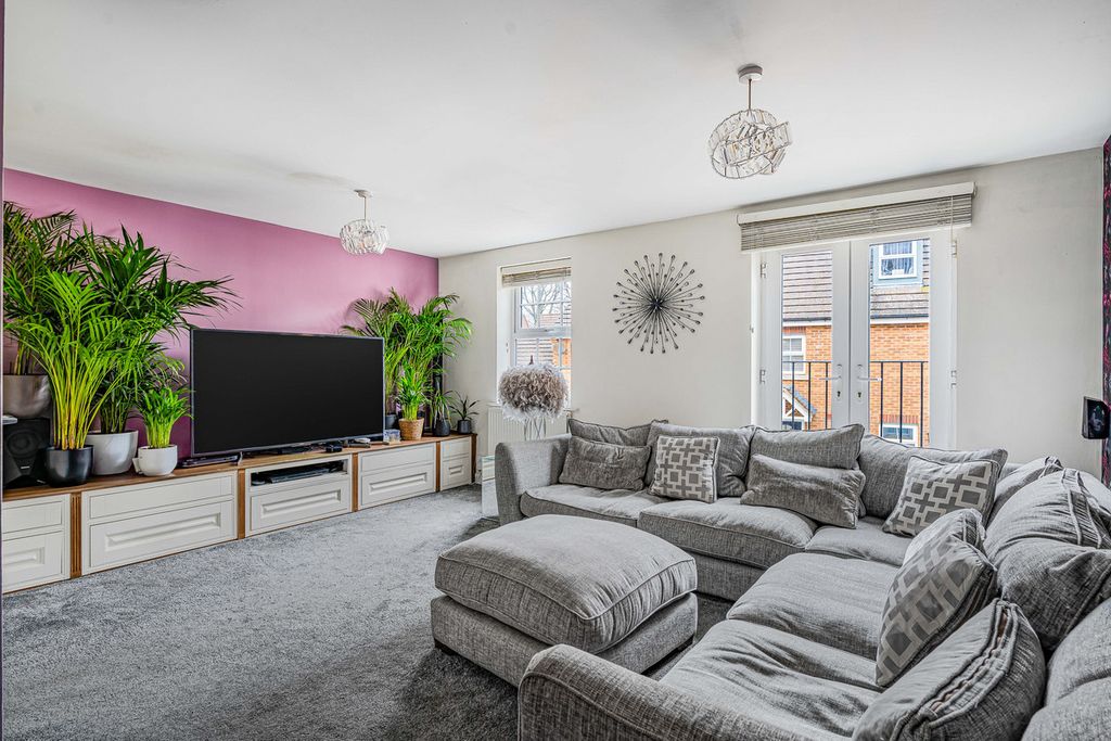 Property photo 3 of 20