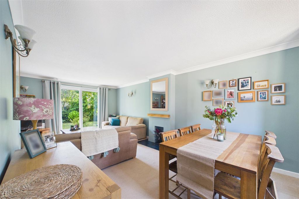 Property photo 3 of 22 Cam01894G0-Pr0298-Still007.Jpg