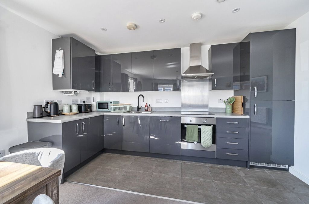 Property photo 2 of 8 1359171-11-68Dbd7...