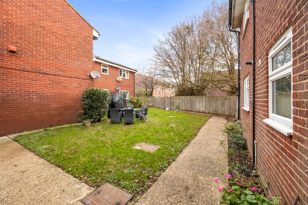 Additional image 4 of 1 bed flat for saleToomey Road, Steyning BN44