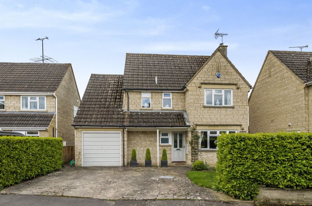 Property photo 1 of 16 978609 (1)