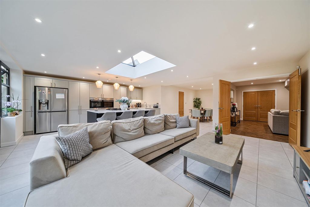 Additional image 10 of 6 bed detached house for saleOutwood Lane, Chipstead, Coulsdon CR5
