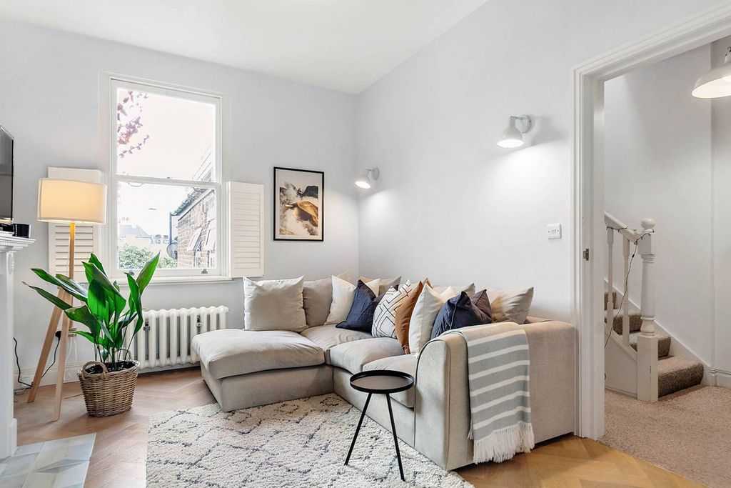 Property photo 3 of 22