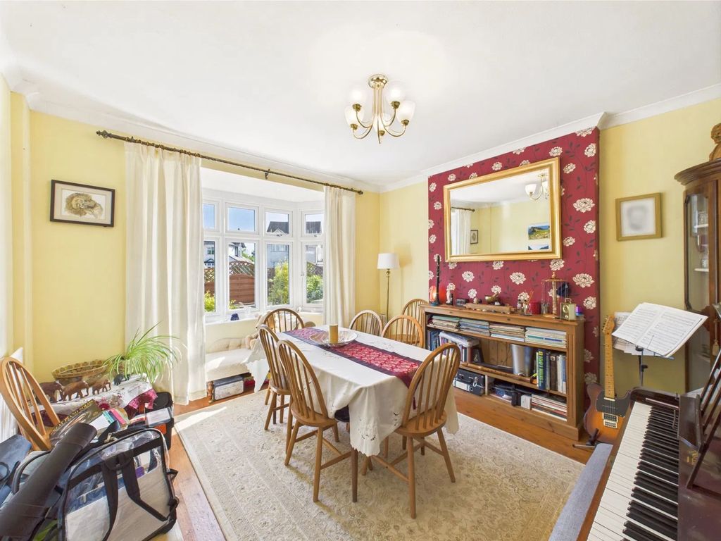 Property photo 3 of 24