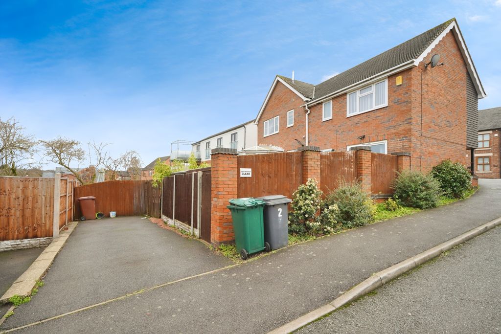 Property photo 2 of 14