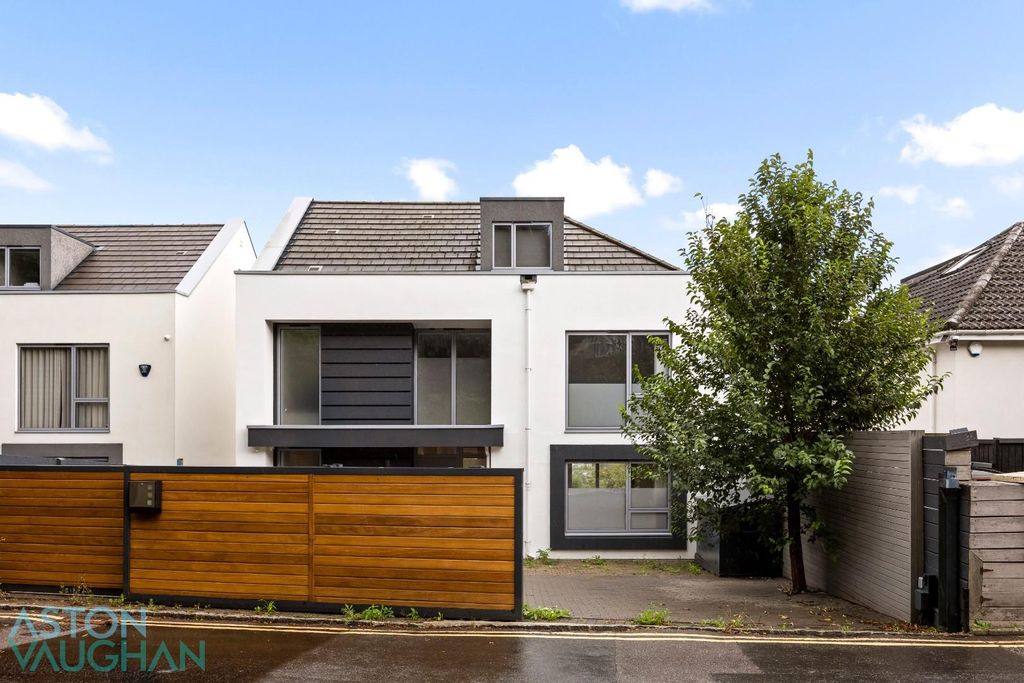 Withdean Road, Brighton BN1, 4 bed detached house for sale, £1,600,000 ...