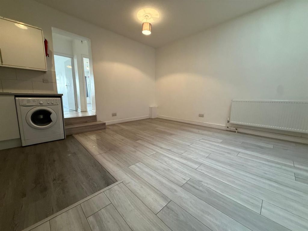 Property photo 3 of 12 Whatsapp Image 2026-03-09 At 15.04.08 (5).Jpeg