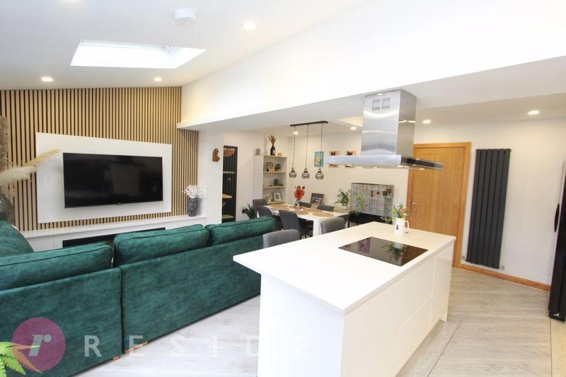 Property photo 2 of 18 Family Living Kitchen
