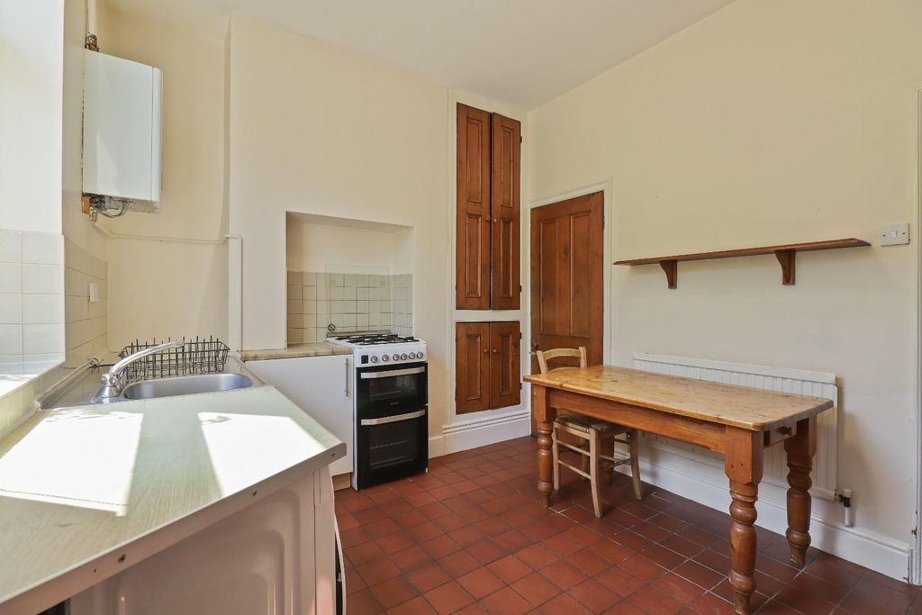 Property photo 3 of 22 Kitchen