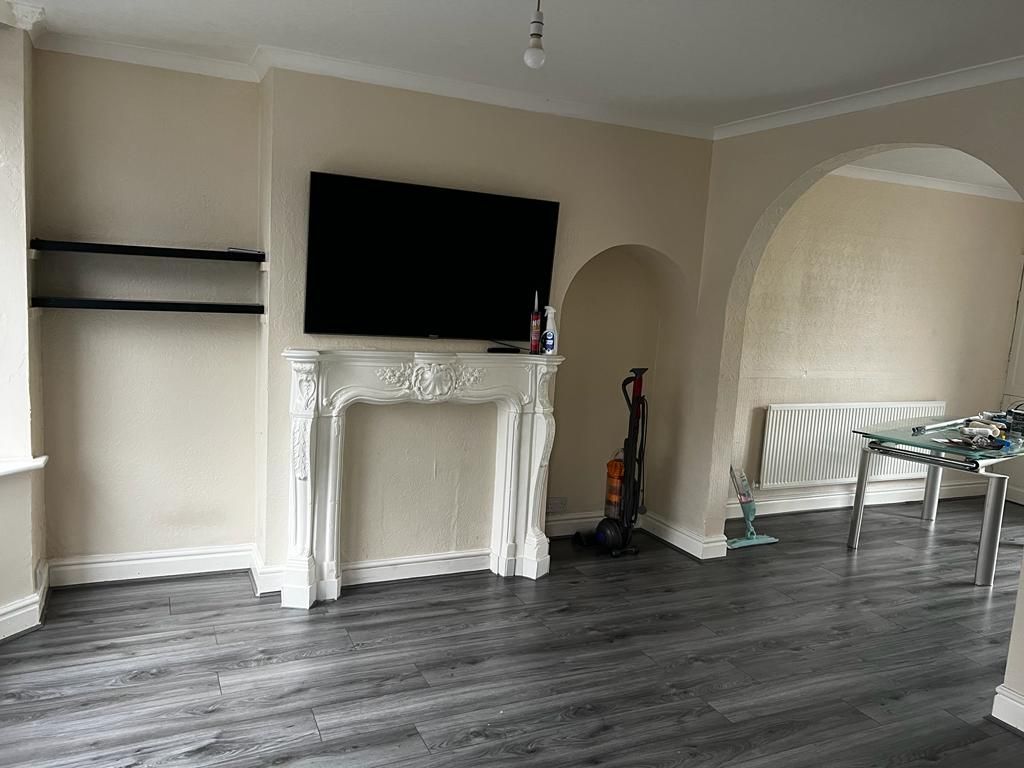 Property photo 3 of 10 Photo 8