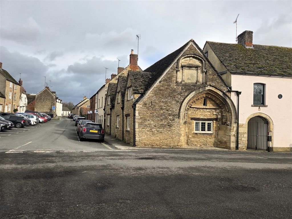 Property photo 2 of 11 Almshouses - Street Scene.Jpg