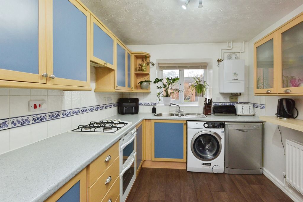 Property photo 3 of 16