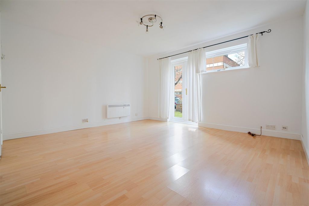 Property photo 3 of 9