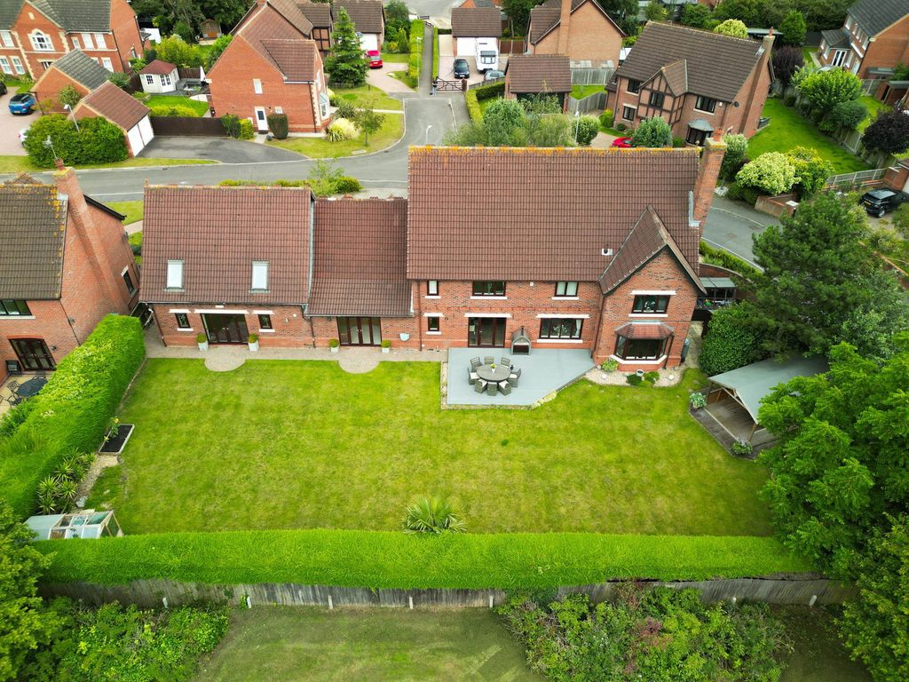 Property photo 2 of 25