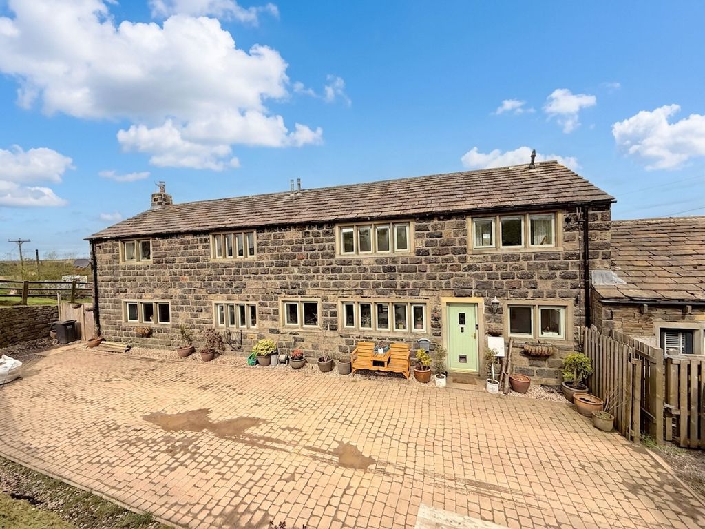 Property photo 1 of 32