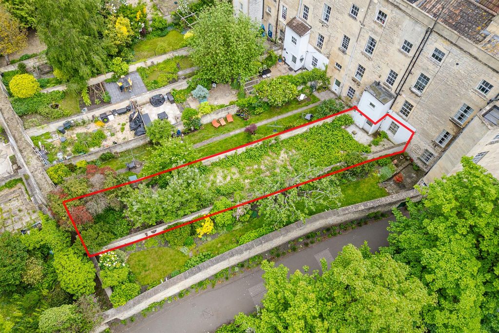 Property photo 2 of 28 Garden Flat, 2 Norfolk Buildings, Bath BA1 2Bp | L