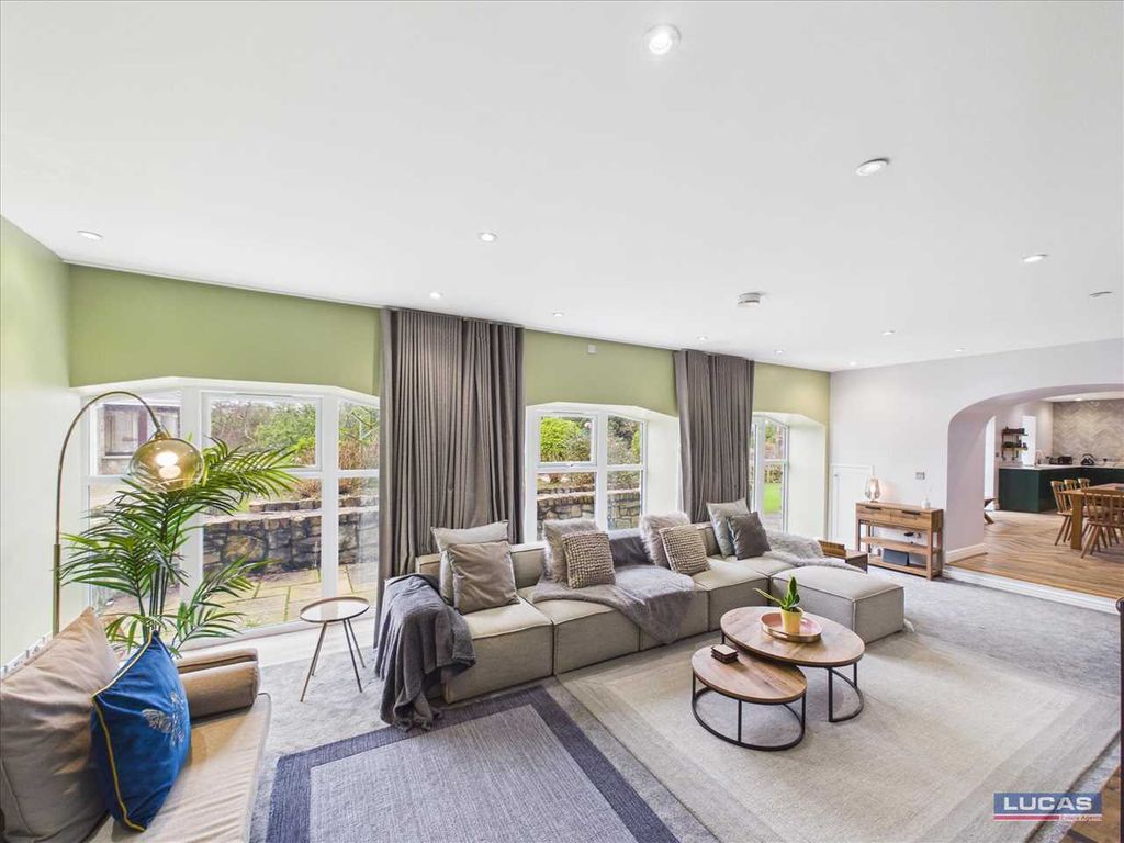 Property photo 3 of 33