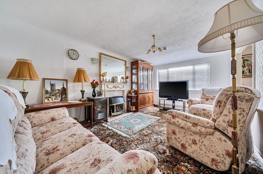 Property photo 2 of 18