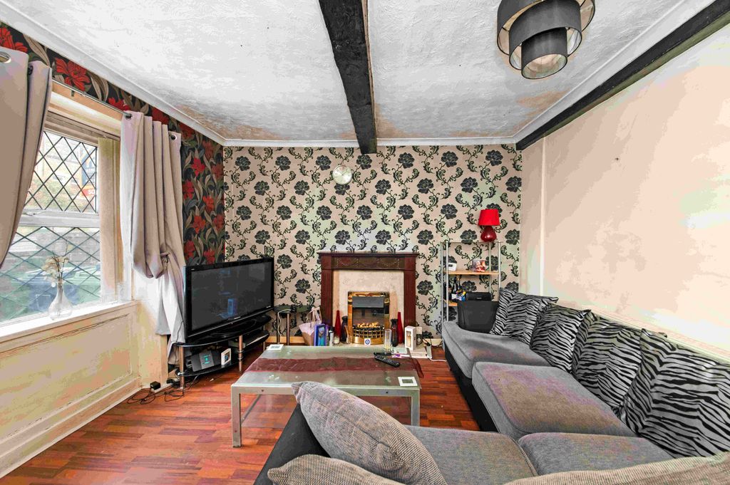 Property photo 2 of 14