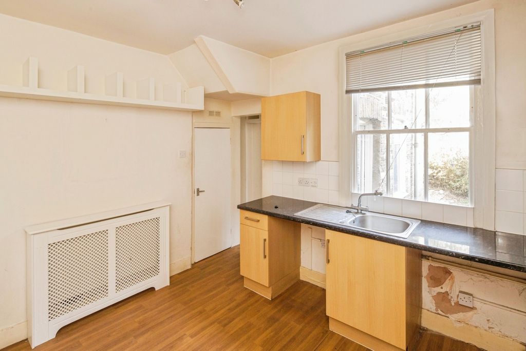 Property photo 2 of 17 Photo