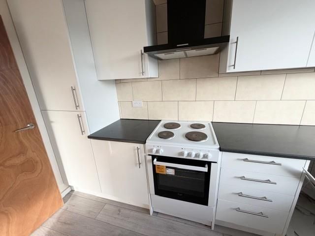 Property photo 2 of 7 Kitchen