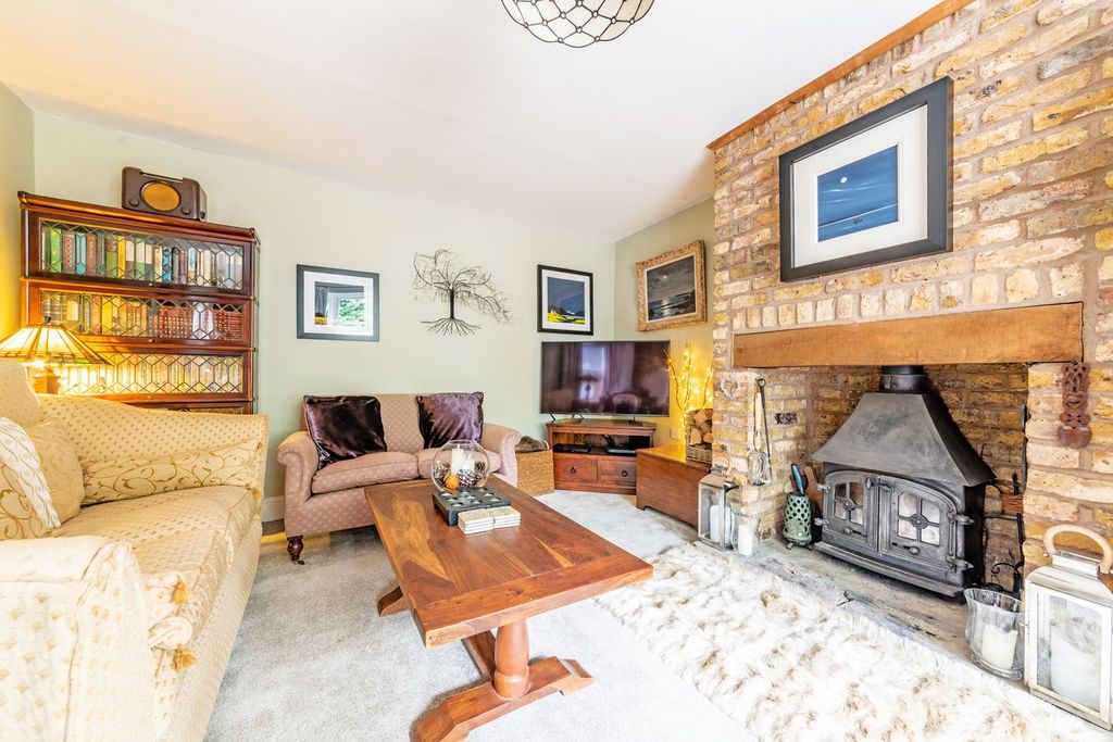 Property photo 3 of 24