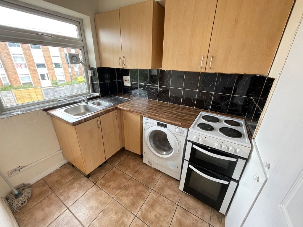 Property photo 3 of 6 4018354